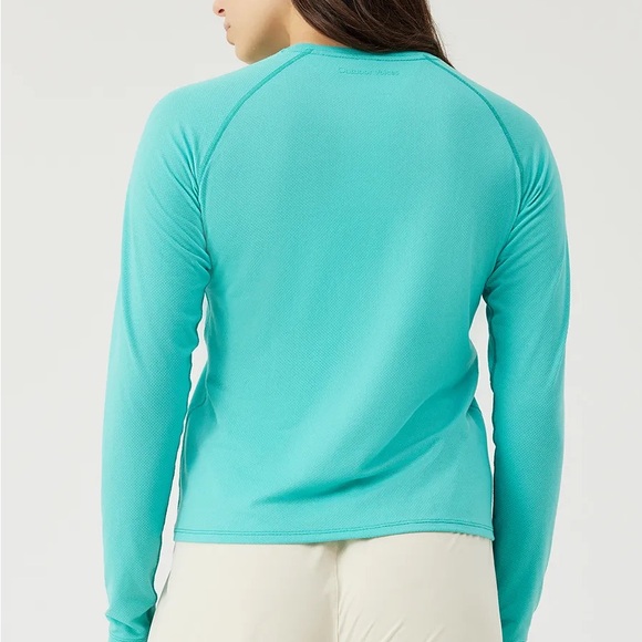 Outdoor Voices FastTrack Mesh Longsleeve Top in Lagoon - Picture 2 of 4